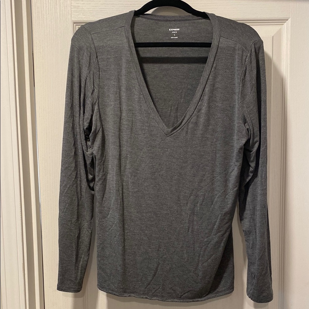 NWOT Express XL Heather Gray Long Sleeve Fitted Tee